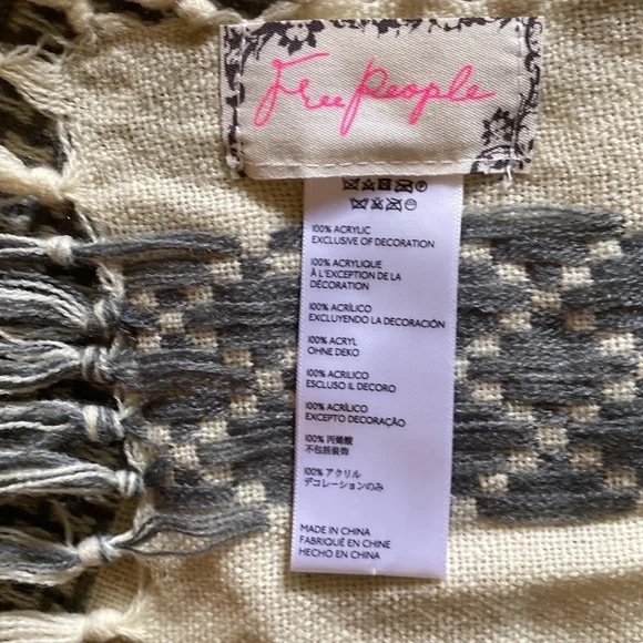 Free People Shawl - Picture 5 of 5